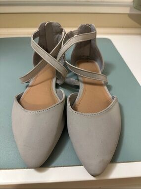 Women's Pointed Ankle-Strap Flats in Light Gray